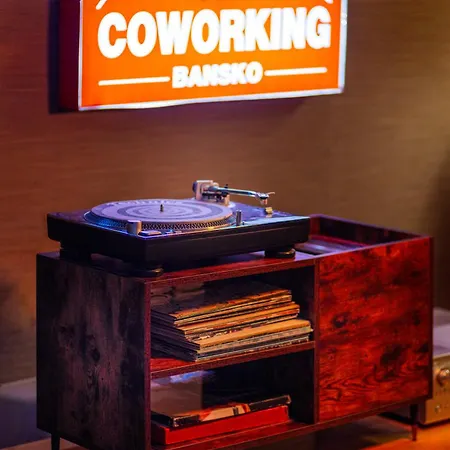 Np House- Social Hotel&coworking By Networking Premium, Free Shuttle فندق 4*