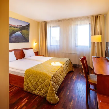 The Social By Networking Premium Hotell 4*