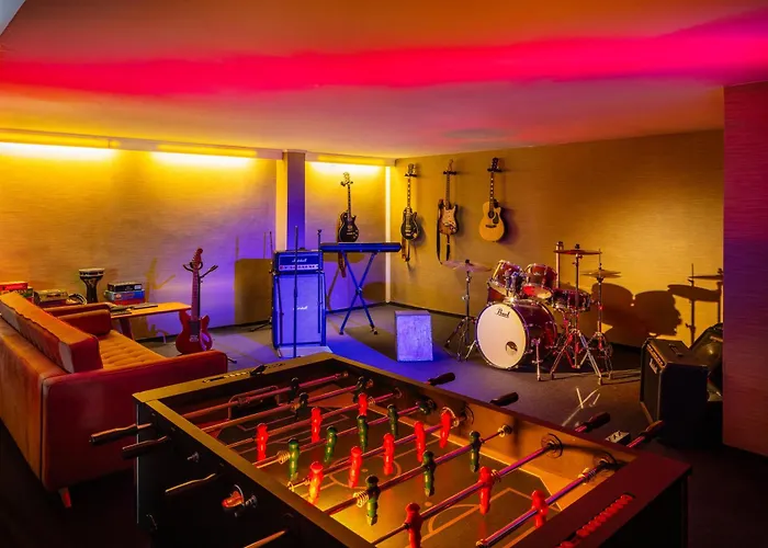 Np House- Social Hotel&coworking By Networking Premium, Free Shuttle 4*