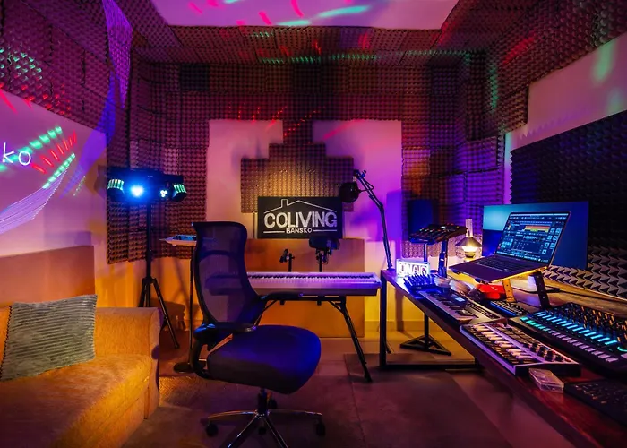 호텔 Np House- Social Hotel&coworking By Networking Premium, Free Shuttle 4*